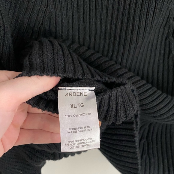 Short Ribbed Pullover Sweater / Black - Picture 5 of 5